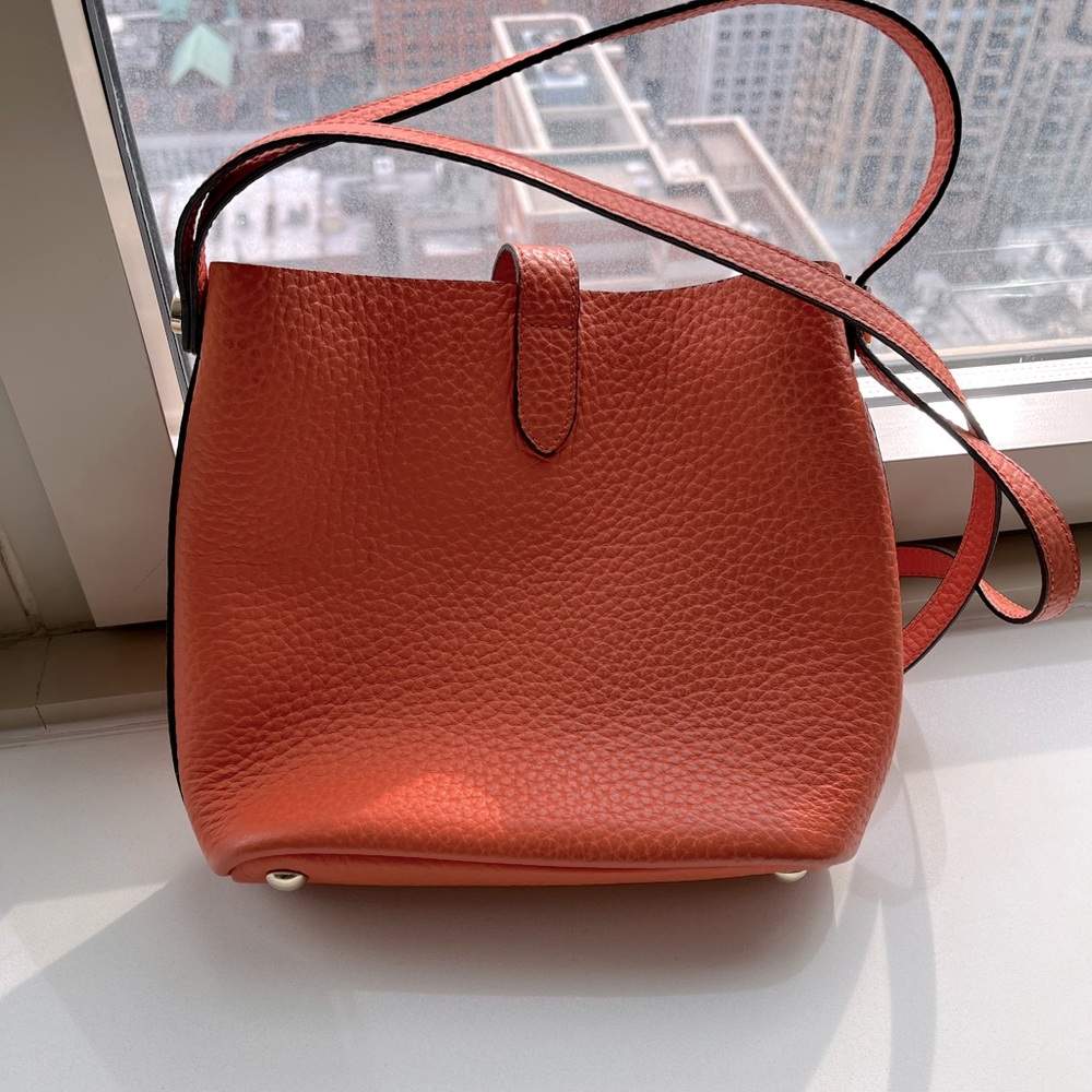 Hogan shoulder/crossbody bag in orange grained leather medium seized brand new